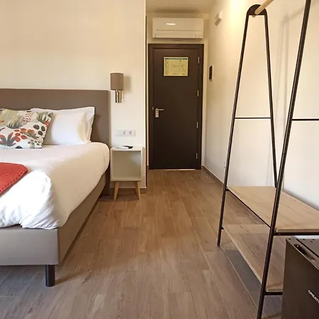 לינה וארוחת בוקר Porto D'abrigo - Local 3*