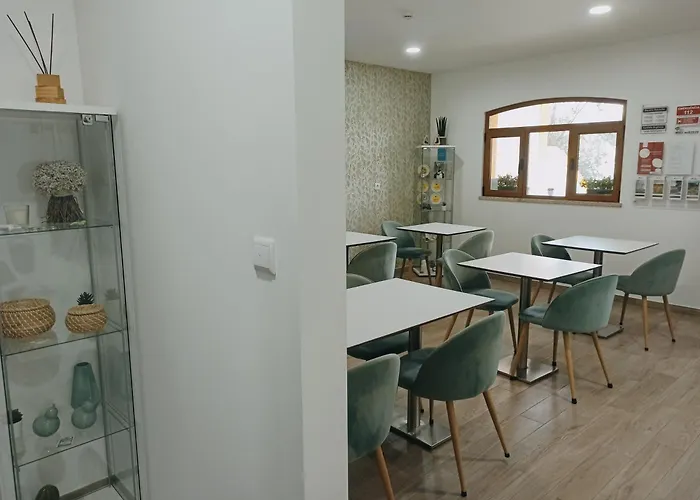 לינה וארוחת בוקר Porto D'abrigo - Local 3*